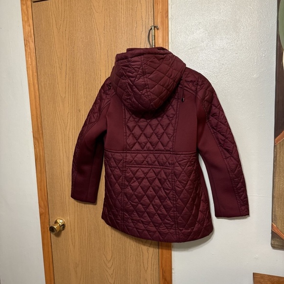 London Fog Medium Solid Red Quilted Side Stretch Full-Zip Hooded Jacket - EUC - Picture 2 of 4